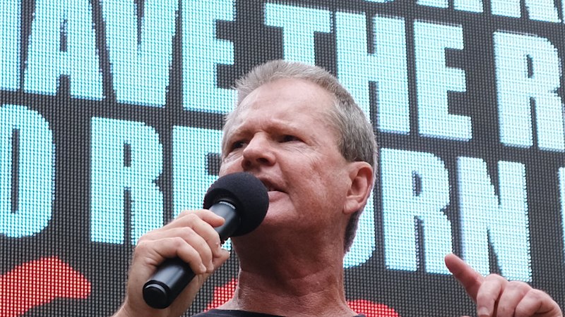 CFMEU boss threatens legal action against police ahead of blockade call as Queensland inquiry resumes