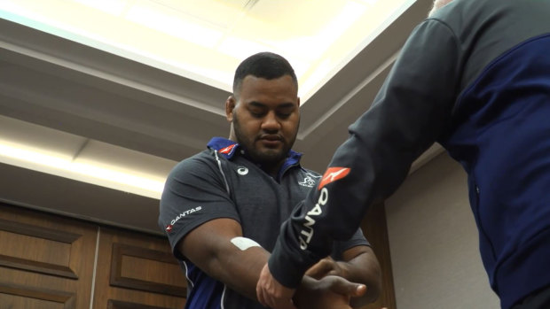 Taniela Tupou was robbed outside the Wallabies team hotel on the weekend and suffered minor cuts to his arm. 