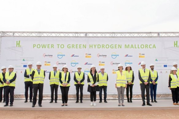 Enagas ve Acciona Energia liderliğindeki Mallorca projesi, gazdan H2'ye geçiş yapan diğer Avrupa ülkeleri için bir referans durumu sağlarken, Balear adasını yeşillendirmeyi amaçlıyor. 