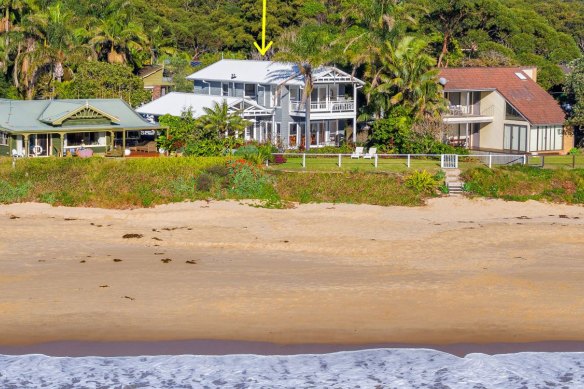 黛比·唐纳利 (Debbie Donnelly) 以 820 万美元的创纪录价格出售了邦迪纳 (Bundeena) 的霍登斯海滩 (Horderns Beach) 房屋。