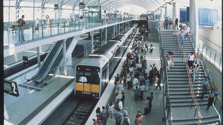 smh.com.au - Julie Power - 'A failure of imagination': The Sydney train station at risk of losing its prized roof