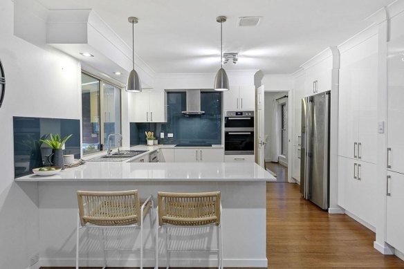 27 Olivia Drive, Carina Heights.