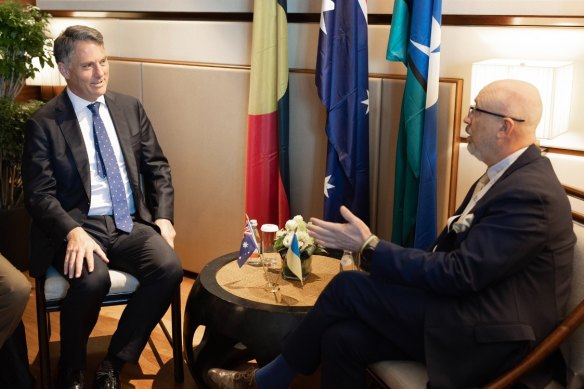 Defence Minister Richard Marles speaks with Ukrainian Defence Minister Oleksii Reznikov.