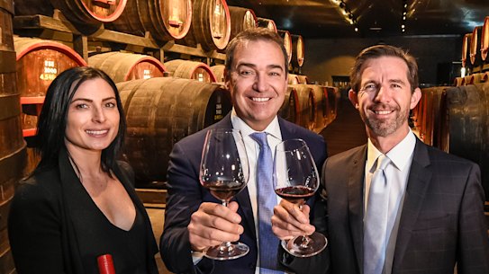 Penfolds Ambassador Zoe Warrington, SA Premier Steven Marshall and Minister for Trade Simon Birmingham pose for a photograph during the G'Day USA sponsorship announcement at Penfolds Winery in Adelaide, Thursday, January 10, 2019. The Premier say sponsoring G'Day USA in Los Angeles on Australia Day will showcase the state's exporters to thousands of US businesses and investors. (AAP Image/Roy VanDerVegt) NO ARCHIVING, EDITORIAL USE ONLY