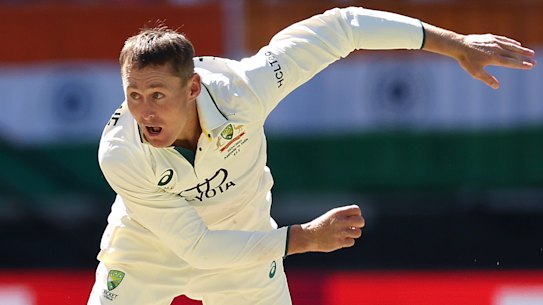 Marnus Labuschagne bending his back.