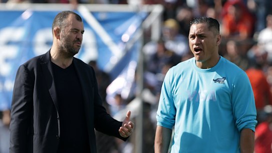 Michael Cheika talks with David Kidwell ahead of the Pumas’ clash with Scotland.