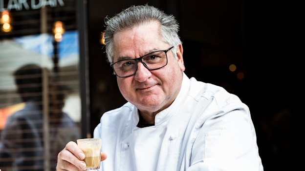 Guy Grossi has issued an apology in response to a claim he groped a female journalist at a restaurant industry event.