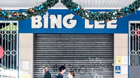 Bing Lee at Burwood, which was visited by a person with the UK strain who was no longer infectious. 