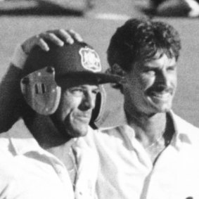 Richard Hadlee congratulates Michael Whitney after the Boxing Day draw in 1987.