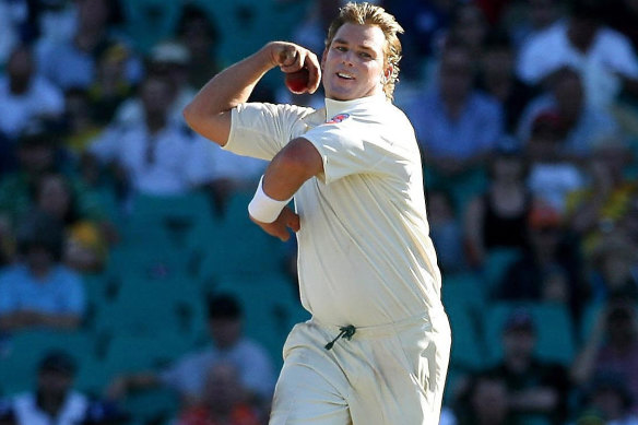 Shane Warne’s bowling action at the fifth Test at the SCG, 2007.