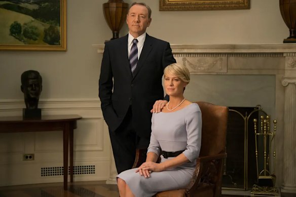 Kevin Spacey and Robin Wright star as Frank Underwood, an amoral politician and Democrat from South Carolina’s 5th congressional district, and his equally ambitious wife Claire Underwood, in House of Cards. 