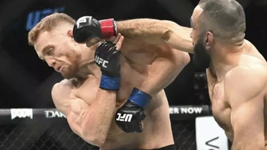 Jack Della Maddalena (left) has defeated Belal Muhammad to win the world welterweight title. 