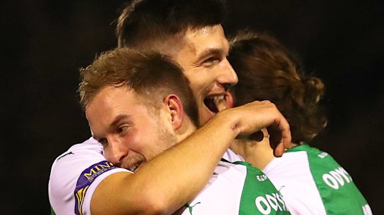 Bentleigh deny Heidelberg with late winner, Adelaide end Apia dream