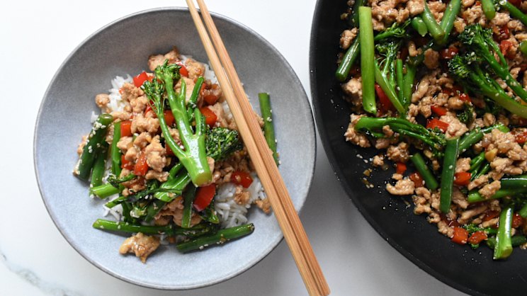 Healthy chicken mince stir-fry recipe with red peppers and greens