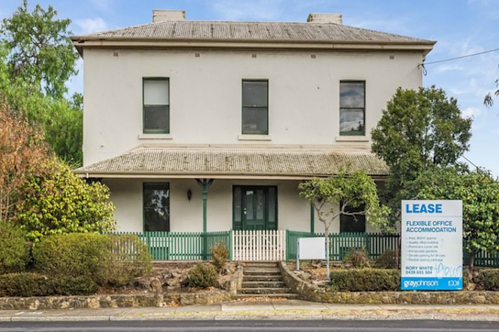 The old Darebin Bridge Hotel, at 899 Heidelberg Road, Ivanhoe.