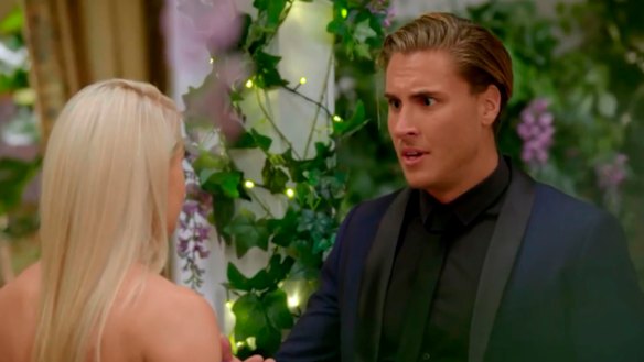'Let me at him': Ali kicks bad-mouthing Bachelorette contestant out
