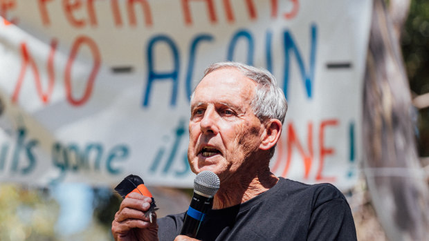 Greens founder Bob Brown travelled from Tasmania to attend the Save Perth Hills rally. 