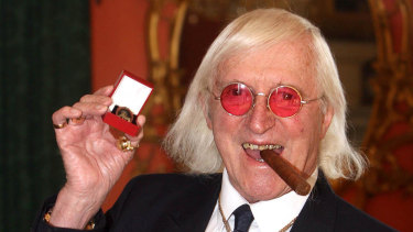 Sir Jimmy Savile, care timp de zeci de ani a fost o parte fixă ​​la televiziunea britanică în 2008. 