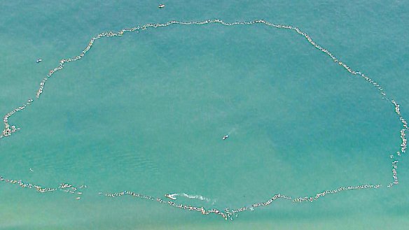 Mercury’s twin brother, Mike, was at the centre or the paddleout.