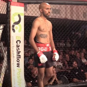 Harvinder Mohar during a amatuer MMA bout in 2018. 