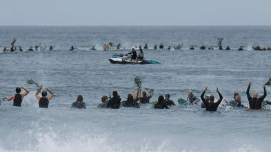 Mercury Psillakis Paddleout: Over 1000 Attend Memorial for Dee Why ...