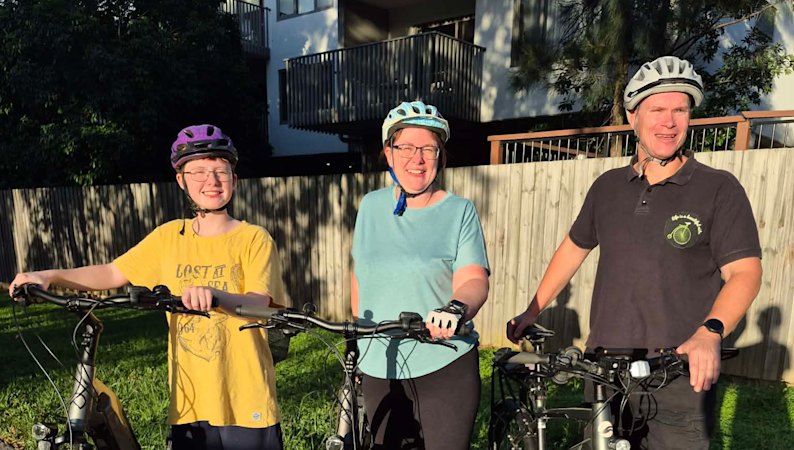 Driver’s licences for e-bikes ‘drawn from North Korean playbook’