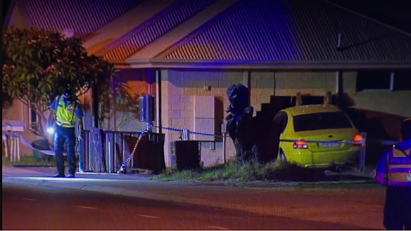 Uma mulher de 53 anos morreu depois que um carro bateu em sua casa em Rivervale na noite de sexta-feira.