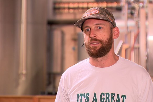 Matt McIver, da Range Brewing, também está bloqueado por inundações.