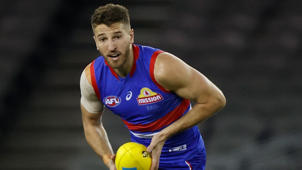 Can Marcus Bontempelli and his Western Bulldogs midfield lift to beat Essendon?