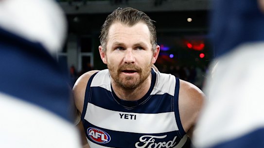 Patrick Dangerfield addressing his teammates at the MCG.