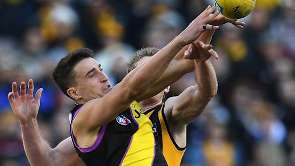 Ivan Soldo of the Tigers (left) and Ben McEvoy of the Hawks 