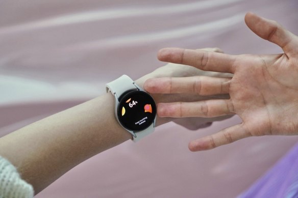 Fat hand cheap watch