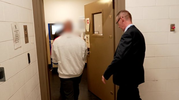 Police arrested a Sydney accountant on May 13 over alleged fraud and money laundering on behalf of organised crime network members. 