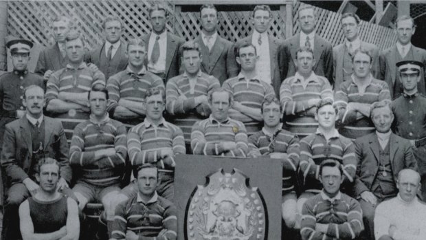 Heroes: Easts’ premiership-winning team of 1913, including Dally Messenger and Jack ‘Bluey’ Watkins.