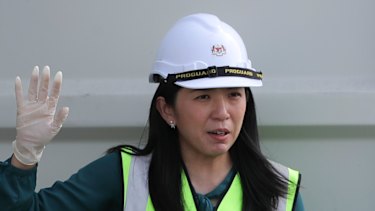 Malaysian Environment Minister Yeo Bee Yin faces an uphill battle to convince WA to accept waste stockpiled by Lynas Corporation near  its Kuantan processing hub. 