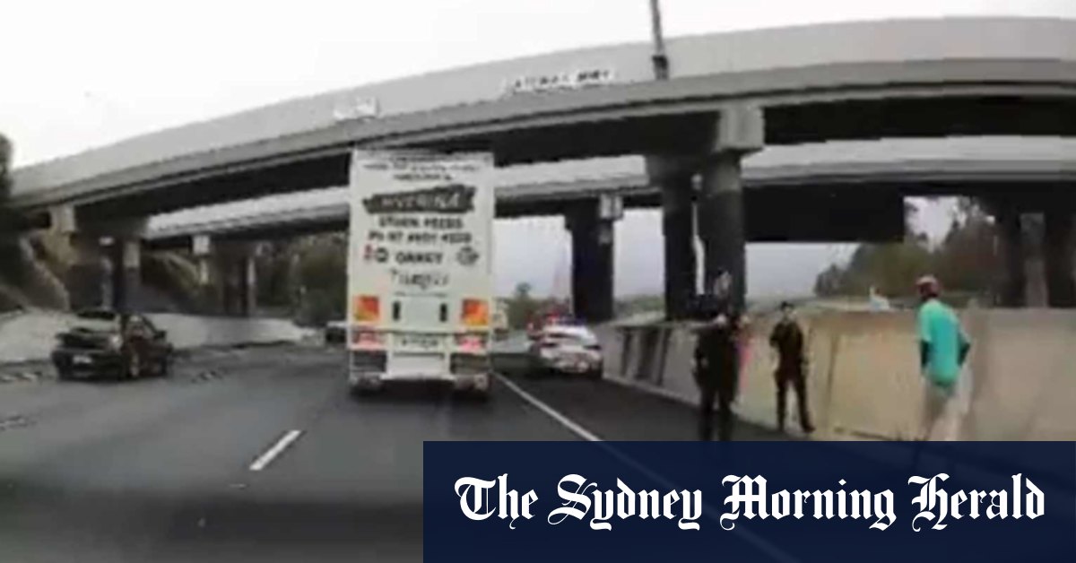 'Leave me alone': The moment 'radicalised' man was shot on motorway - Vimarsana News