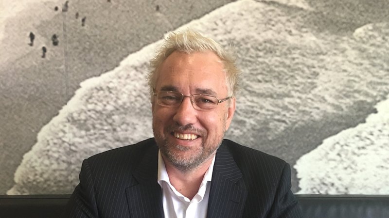 Fraud charges over alleged whale drug euthanasia ring