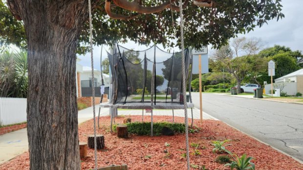 Perth community petition to keep trampolines on front verges as backyards shrink