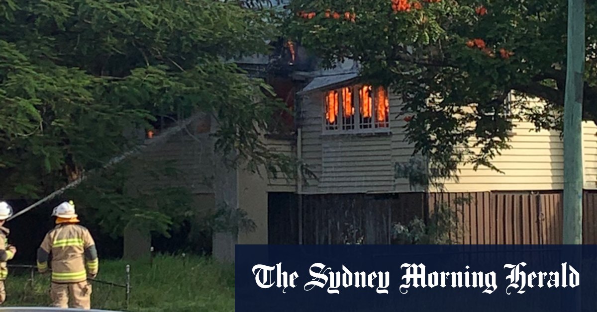 Hamilton house fire sends black plume of smoke over Brisbane - Vimarsana News