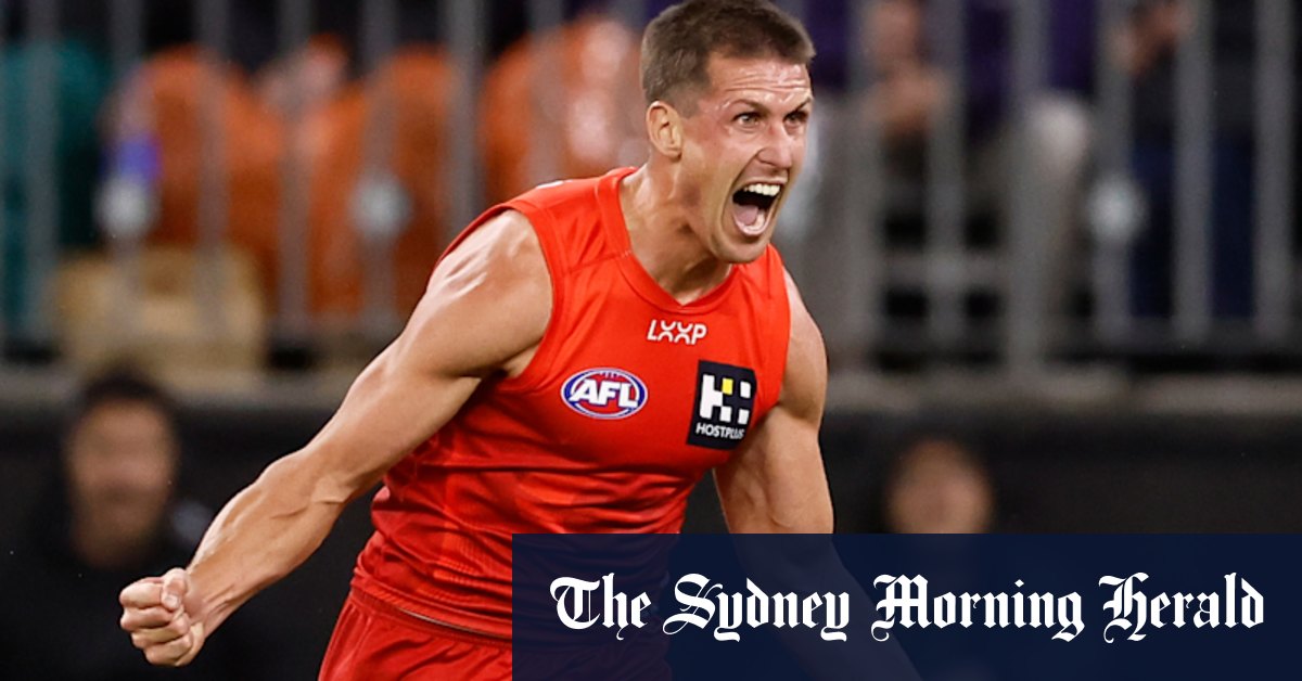 David Swallow delivers Gold Coast Suns win by a point over Fremantle Dockers in elimination final thriller