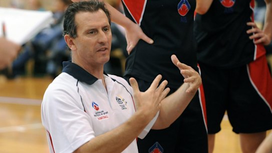 Canberra Capitals recruit ex-AIS mentor Phil Brown to coaching staff