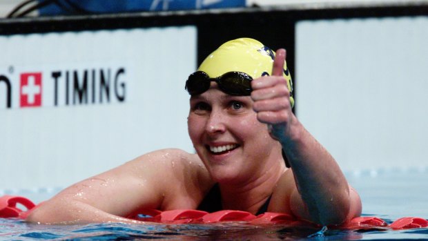 Susie O'Neill takes out the 200m freestyle.
