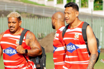 Israel Folau trains with his Tongan teammates in Fiji ahead of Saturday’s Test.