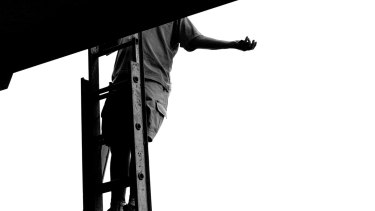 Tradesman Found Dead On Vet Surgery Roof South East Of Brisbane