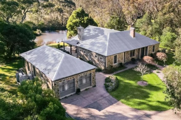 Wombat Hollow has been owned by Michael and Sue Yabsley since 1997.