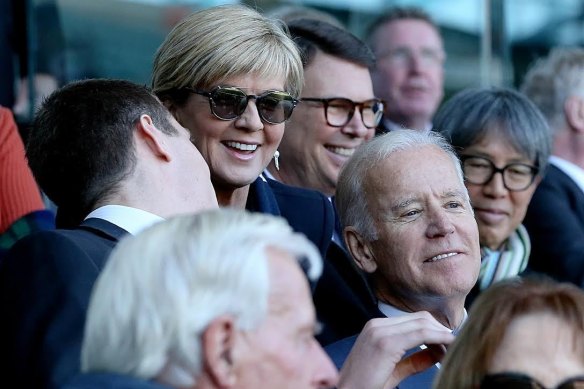 Vice-President Joe Biden chats with Mason Cox and then foreign minister Julie Bishop.