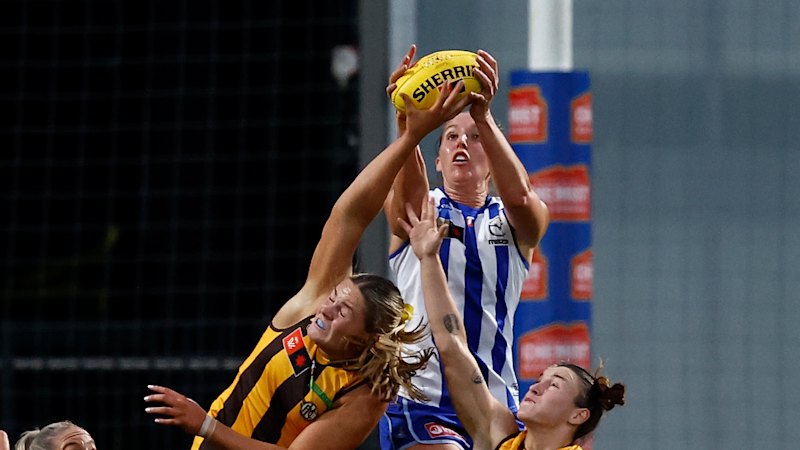 North Melbourne vs Hawthorn AFLW LIVE: Tempers flare between Roos, Hawks after Kearney pushed over
