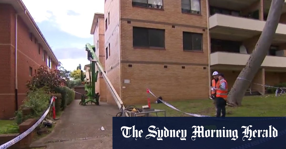 ‘A really loud bang’: Sydney man critical after cherry picker collapse – Sydney Morning Herald