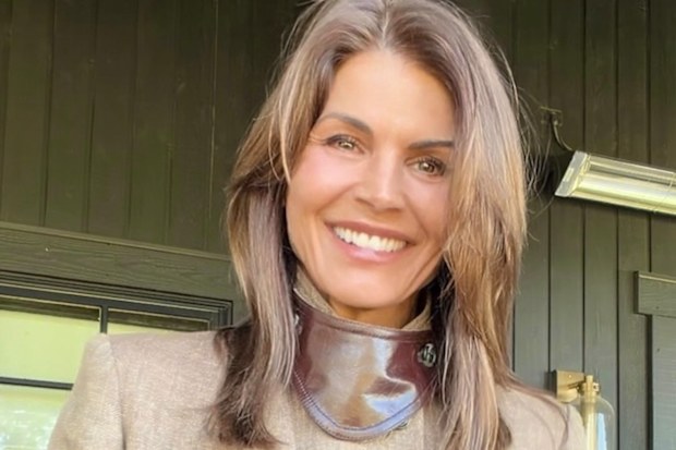 Lori Loughlin returns to social media after seven-year silence