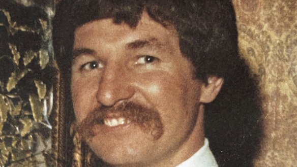 Big Bookie Bandit Ian Revell Carroll at his brother Greg's Wedding.